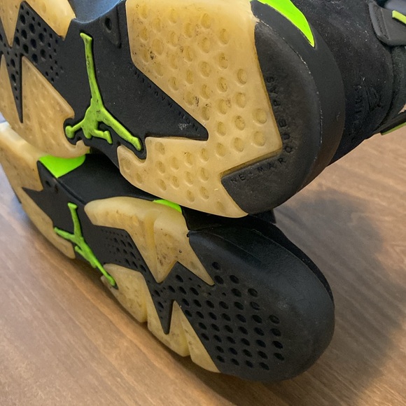 JORDAN 6 Retro Size 5.5Y - Picture 10 of 12